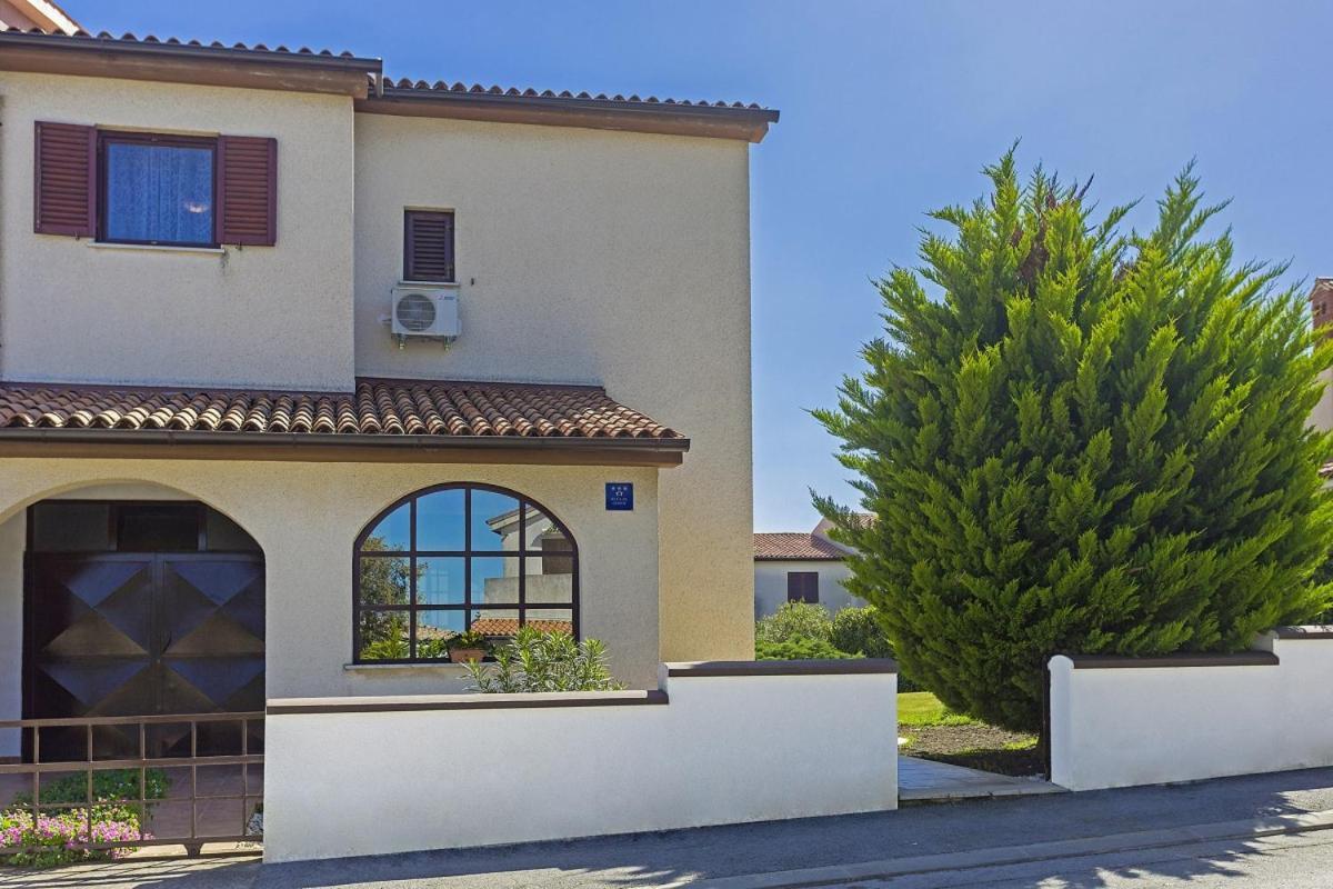 Villa Nada In Vinkuran Pola Esterno foto
